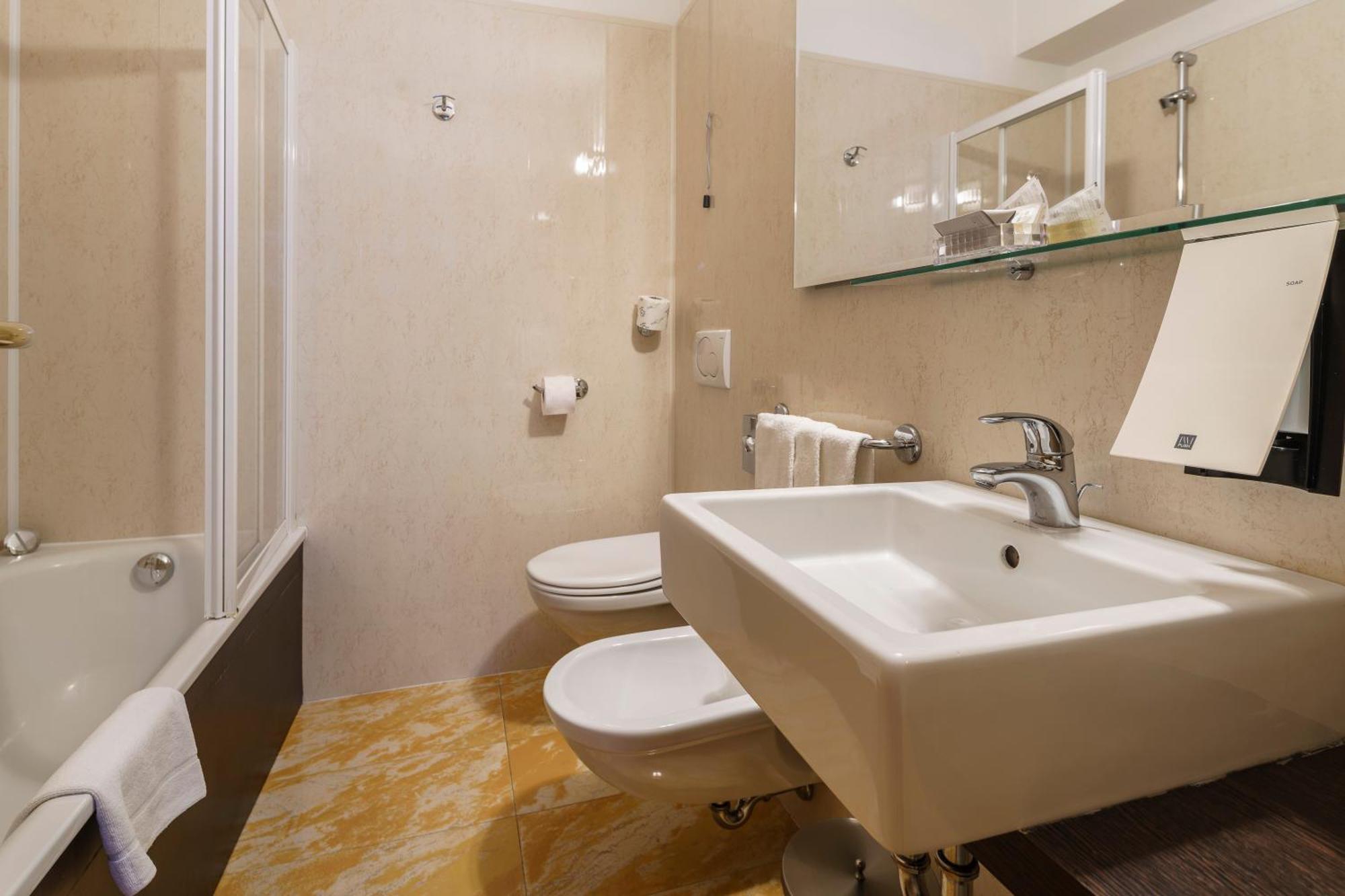 Classic Triple Room,1649877925:JPEG